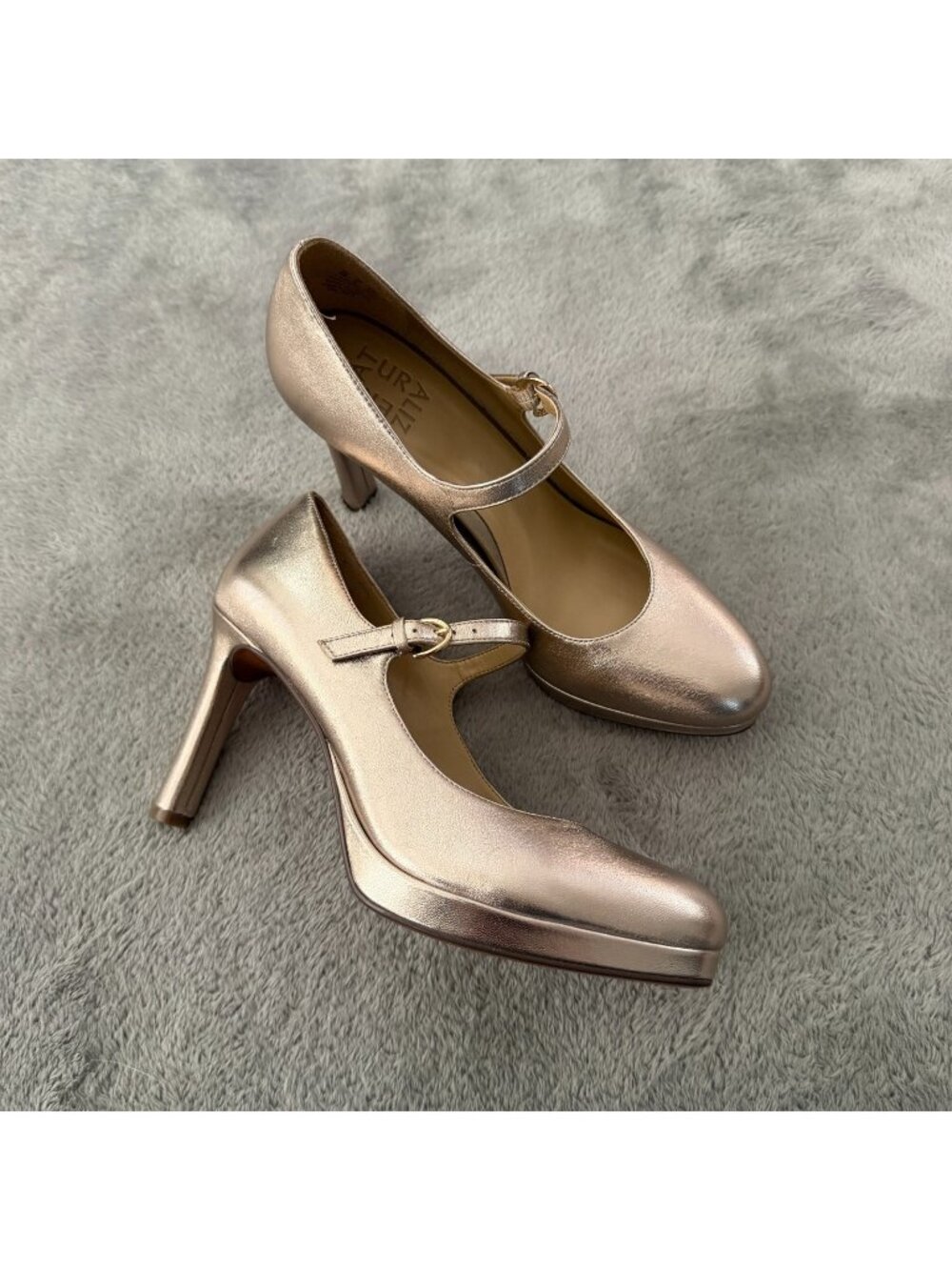 Naturalizer Talissa Gold Mary Jane Pumps Heels Shoes Womens 7 Round Toe Leather